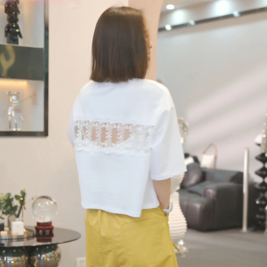 2025夏季短袖休闲风宽松透气超短上衣轻奢印花设计感T恤