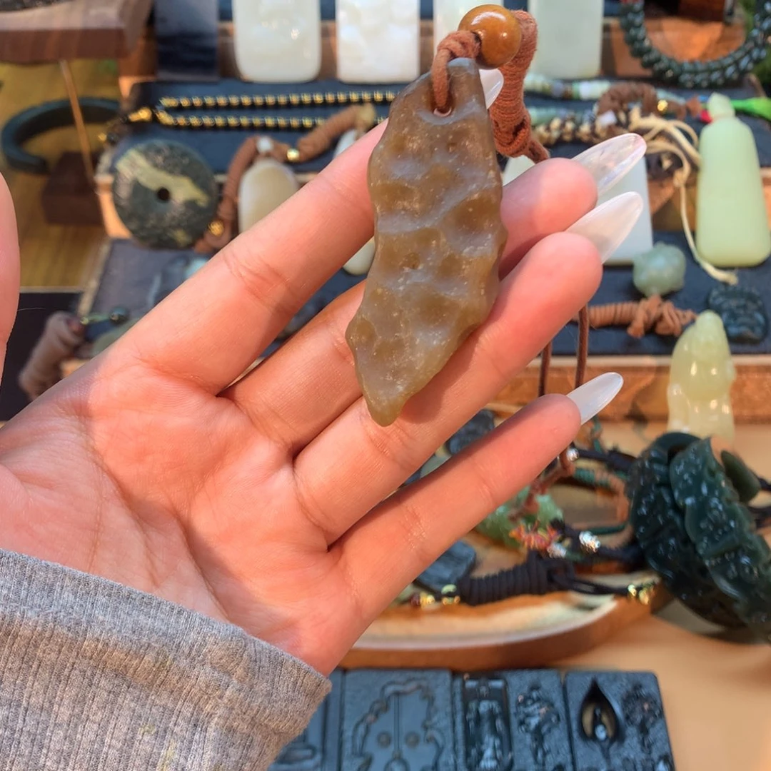 和田玉（糖玉）未镶嵌挂件