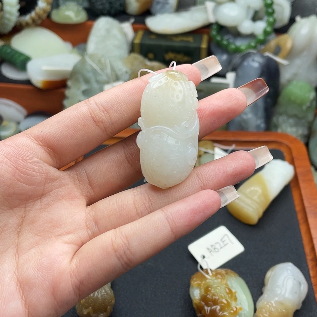 颈饰未镶嵌和田玉