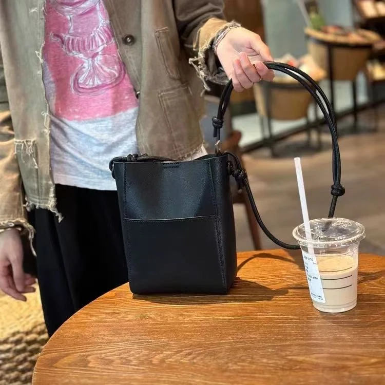 西夏尚美 小众高级感小水桶包真皮女士包包时尚休闲百搭复古7188