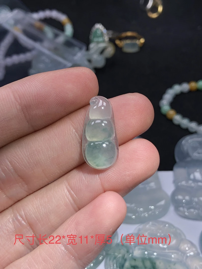 缅甸纯天然A货翡翠福豆