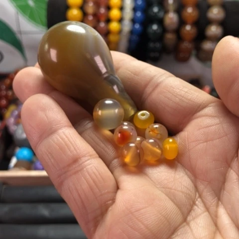 未镶嵌颈饰玛瑙/玉髓哈*哥