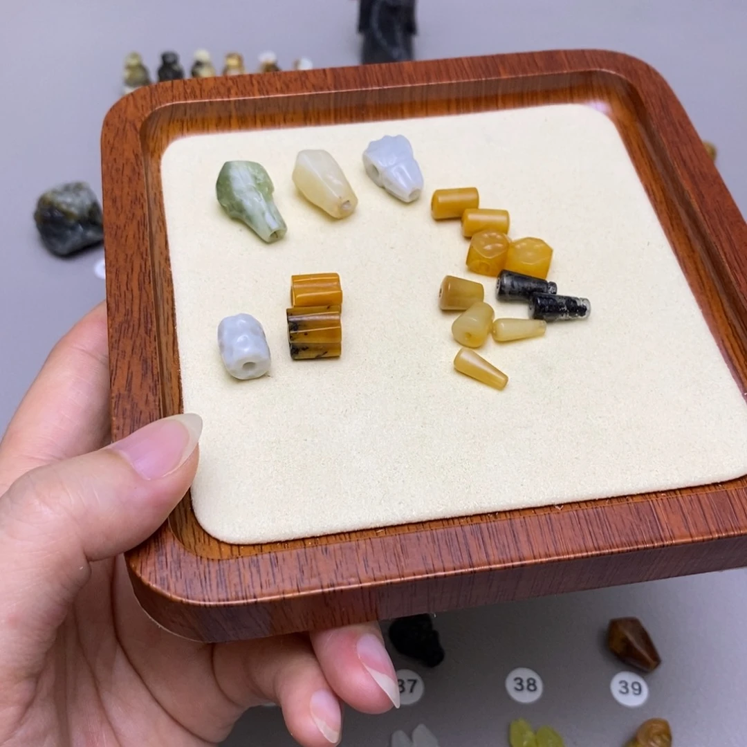 蛇纹石玉合金配饰李****Y