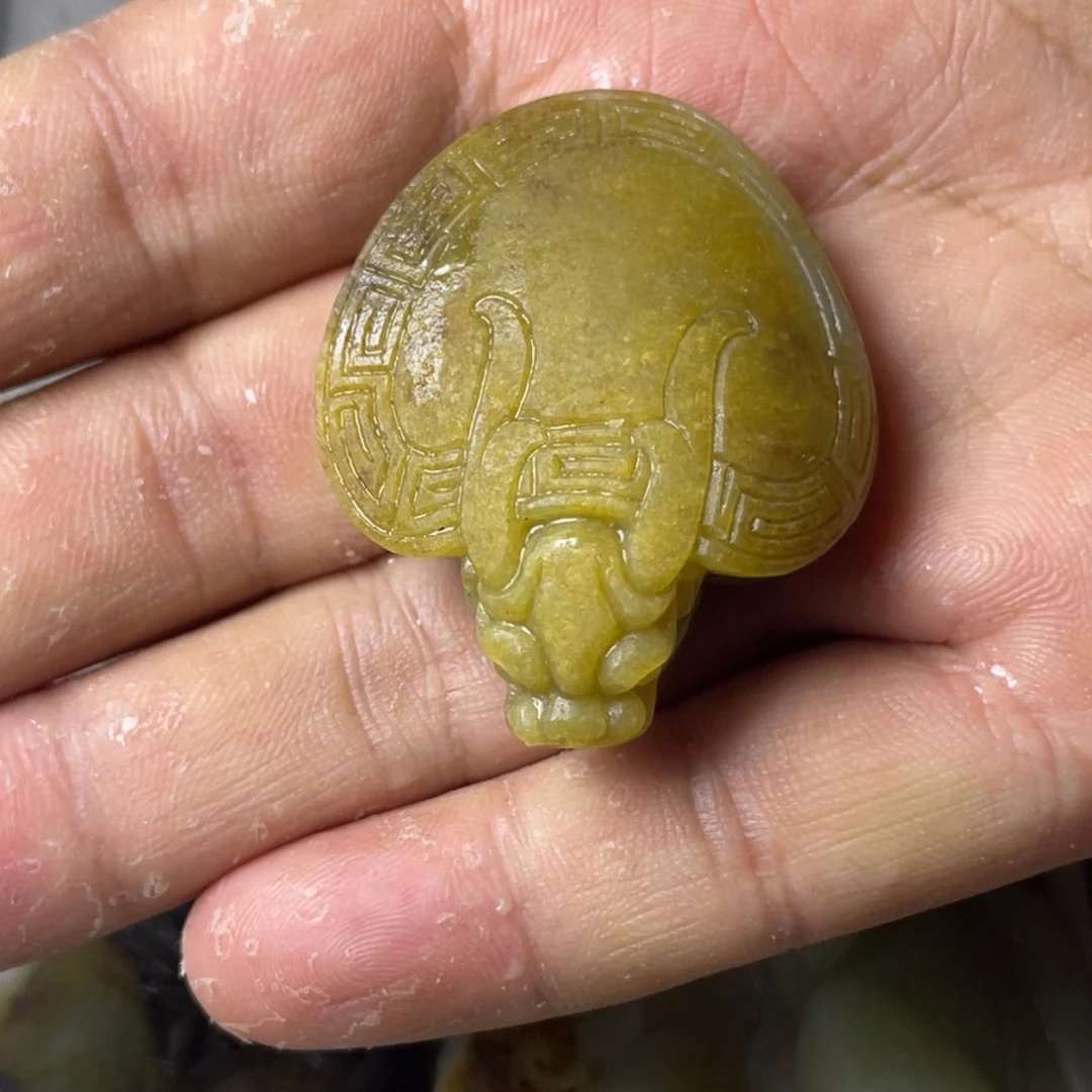 和田玉颈饰未镶嵌豆*大