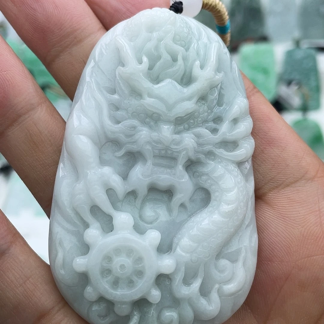 颈饰未镶嵌翡翠齐**莱翡翠