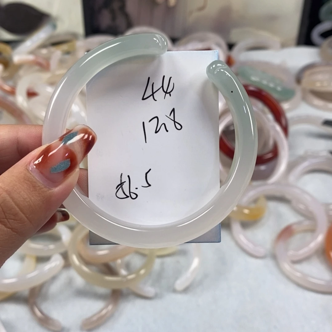 手镯玛瑙/玉髓未镶嵌44