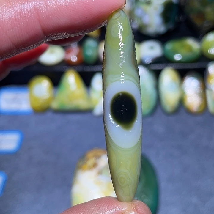 玛瑙/玉髓未镶嵌珠宝奇石