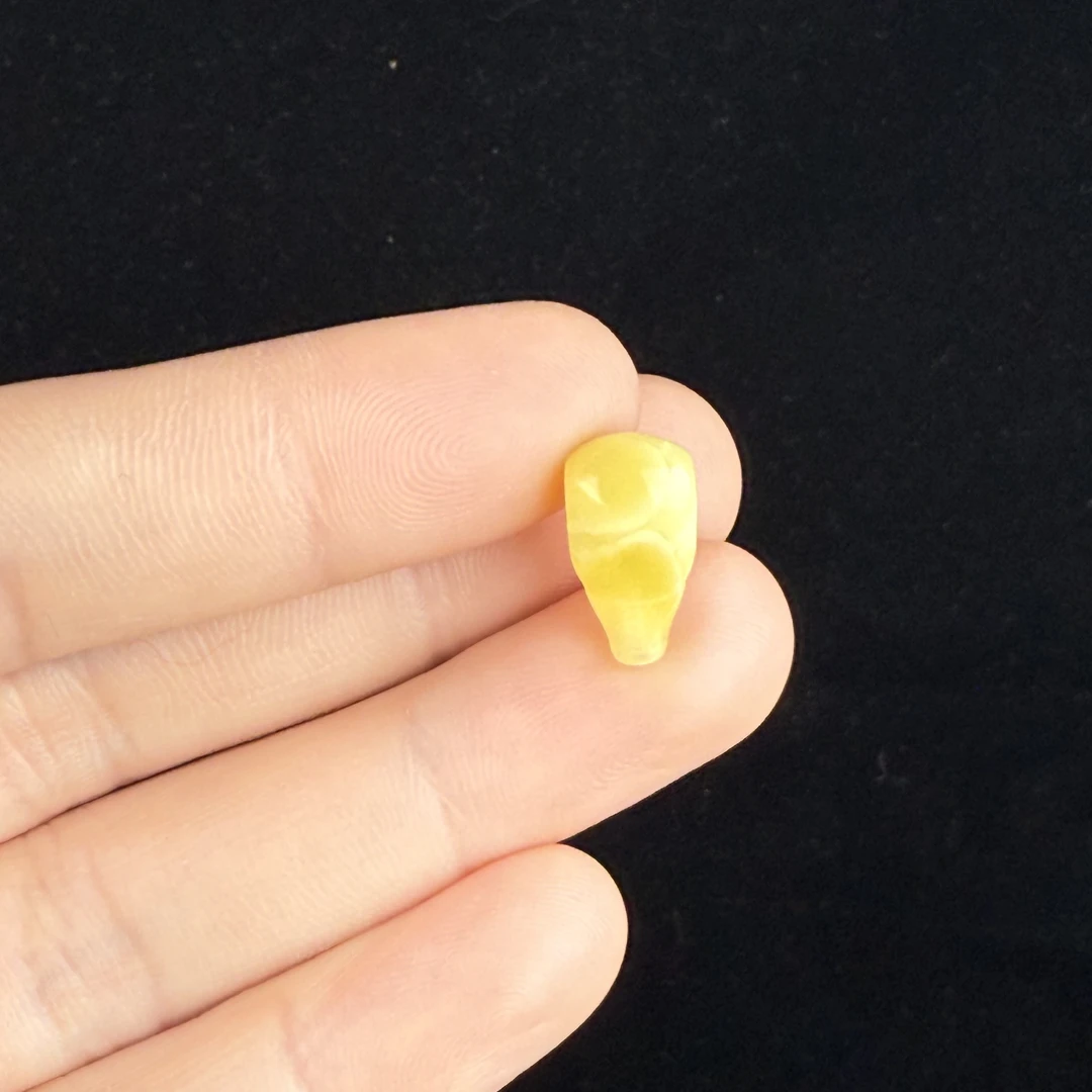 Y9760天然蜜蜡俄料三通8*15mm 0.5克