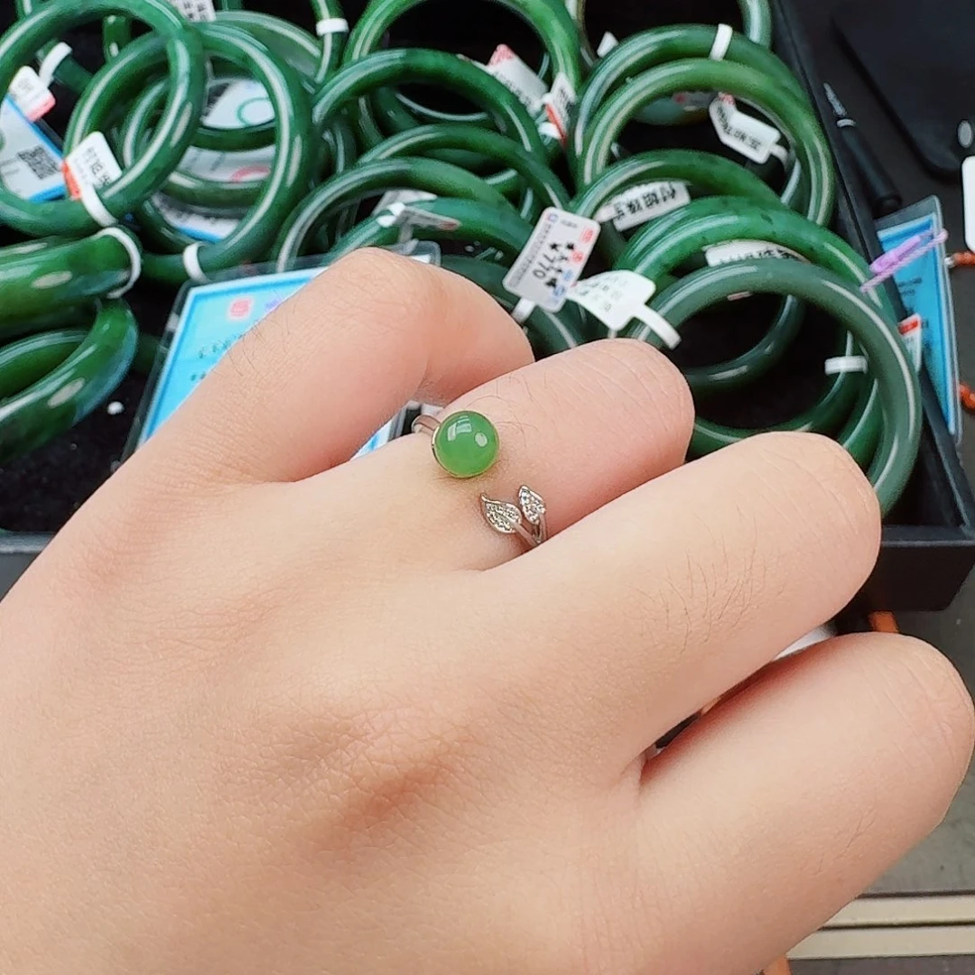 和田玉（碧玉）碧玉单珠戒指卡6米未镶嵌