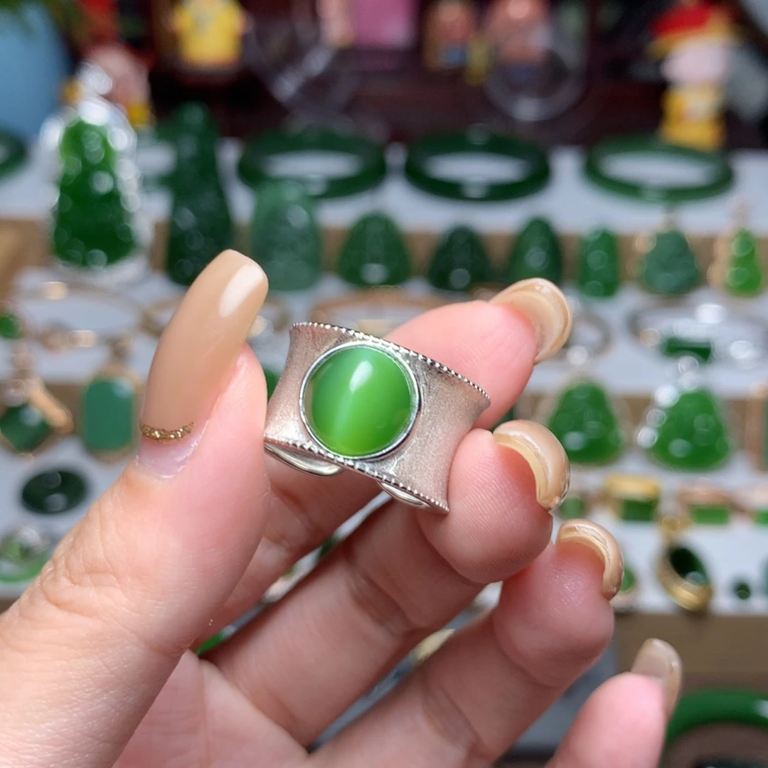 未镶嵌戒指和田玉（碧玉）