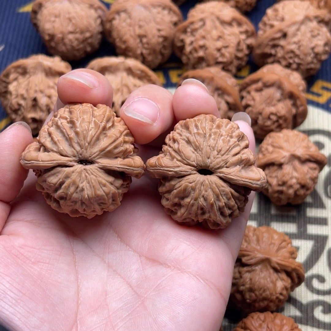 小***斌文玩核桃吊坠核王39