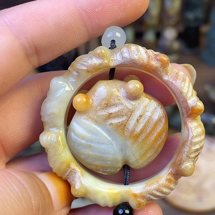 未镶嵌和田玉（糖玉）挂件