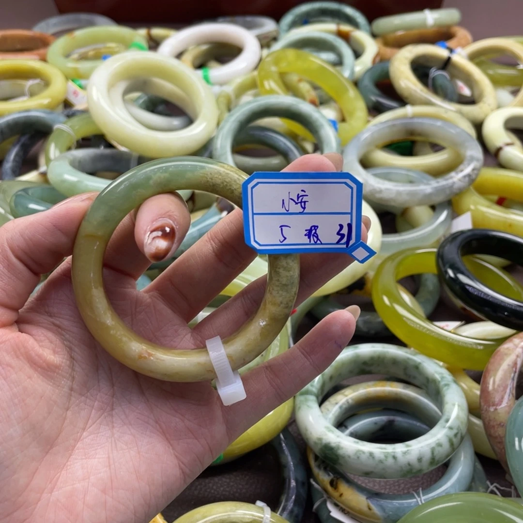 小***安蛇纹石玉未镶嵌手镯