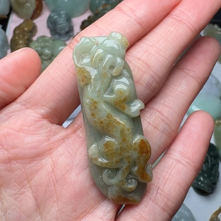 翡翠未镶嵌颈饰吊坠