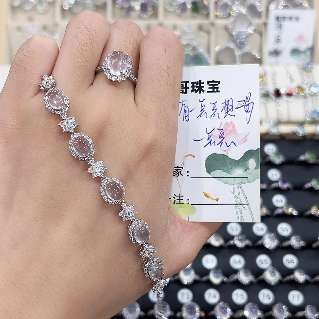 有***点银S925镶嵌芙蓉石戒指