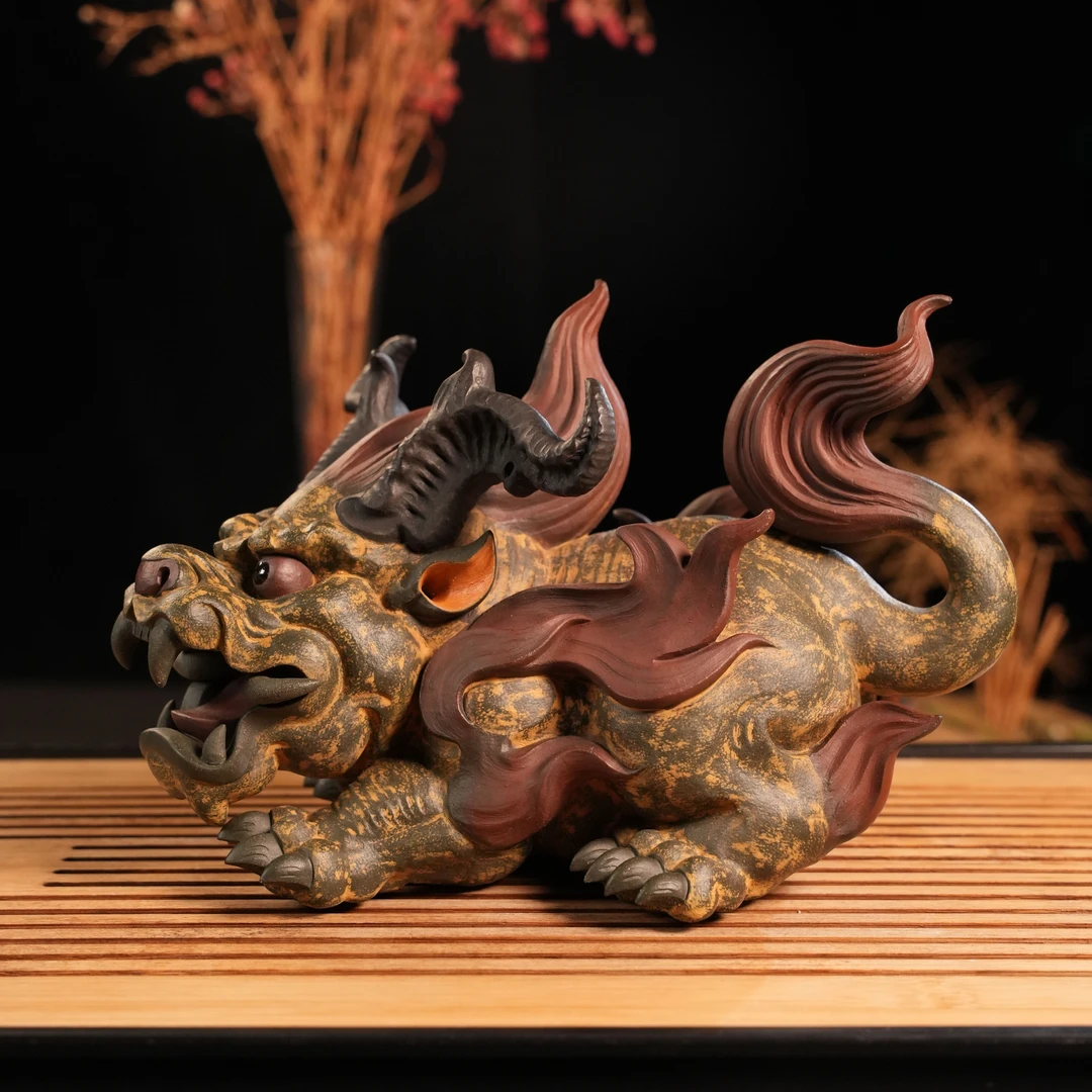 GSB3-018   高水波  宜兴手工紫砂  纳彩貔貅