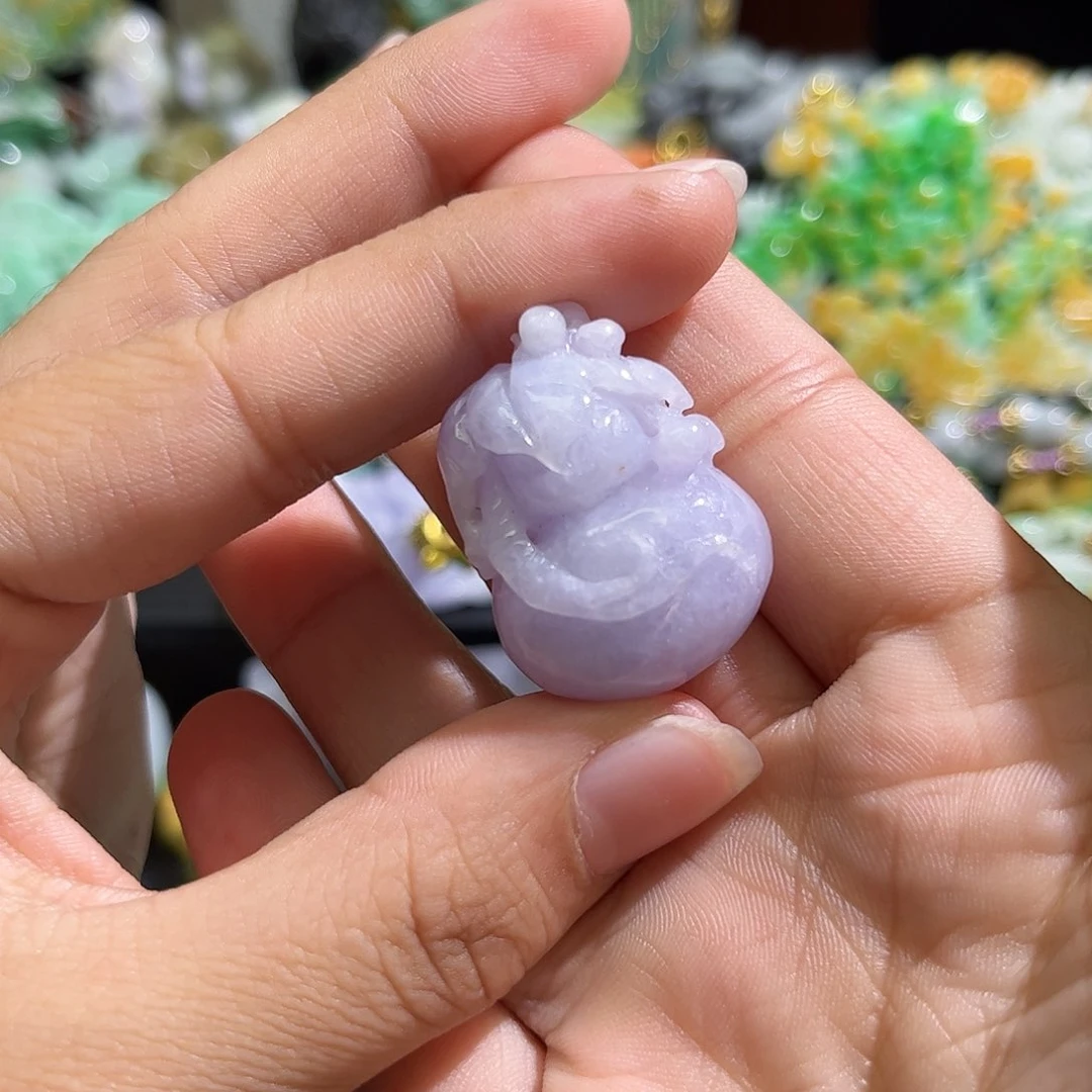 翡翠未镶嵌颈饰待编织