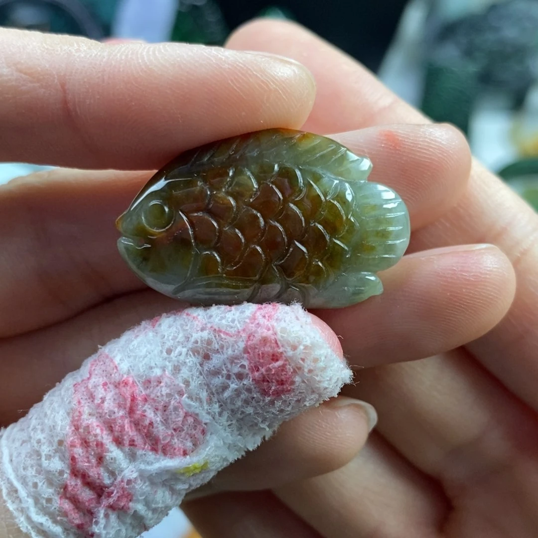 翡翠颈饰未镶嵌吊坠