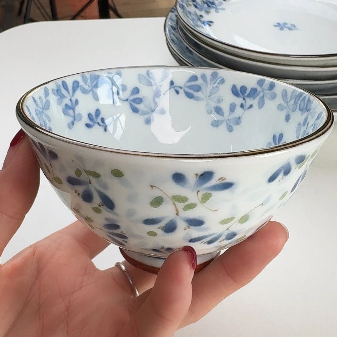 瓷片4只11厘米饭碗，小蓝芽