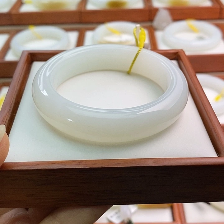 和田玉（白玉）手镯未镶嵌