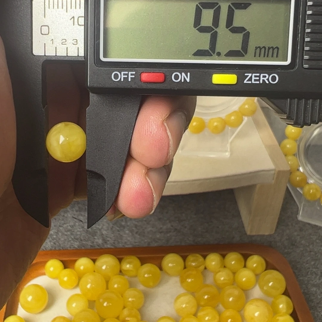 琥珀未镶嵌裸石微瑕018