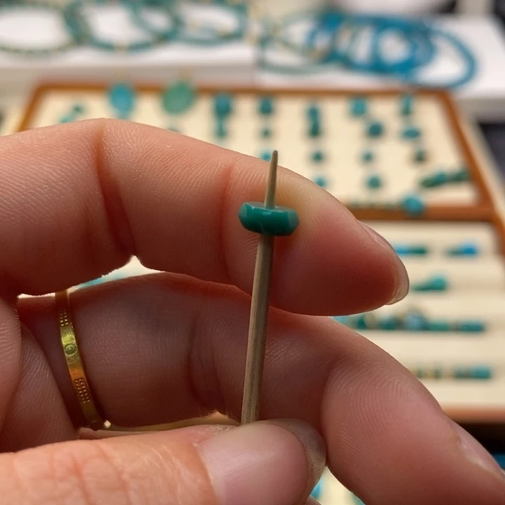 绿松石配饰未镶嵌