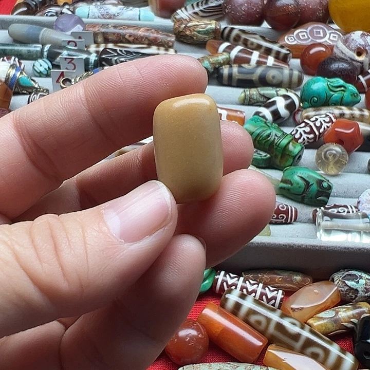 莫***莫玛瑙/玉髓合金颈饰