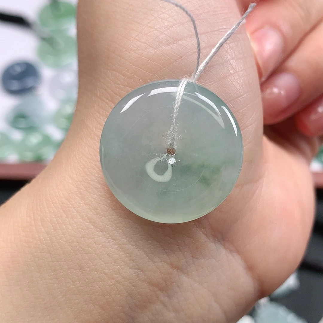 翡翠颈饰未镶嵌平安