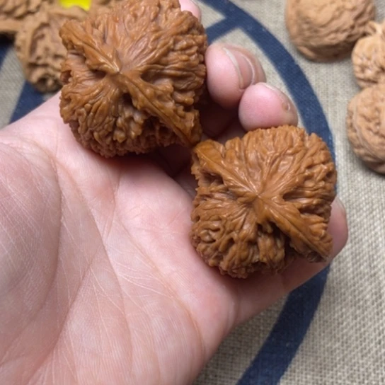 吊坠文玩核桃南疆