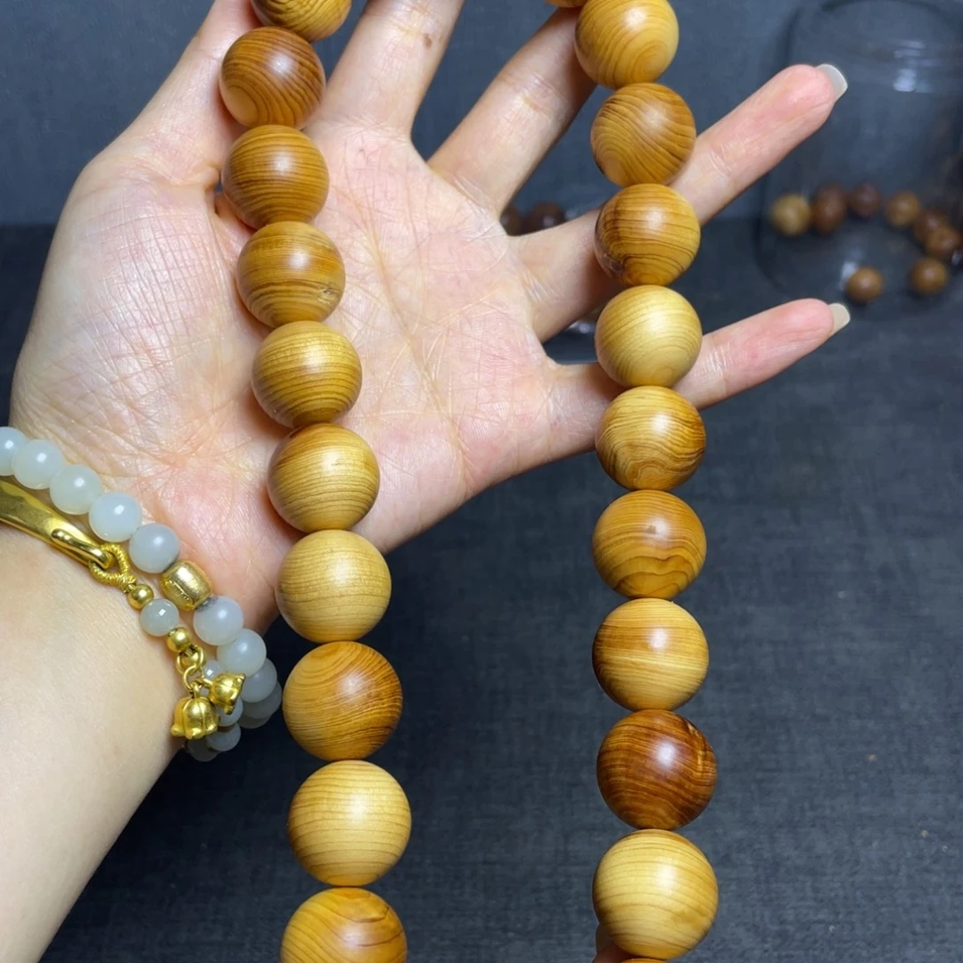 柏木黄泥膏1.8瑕疵手持36颗