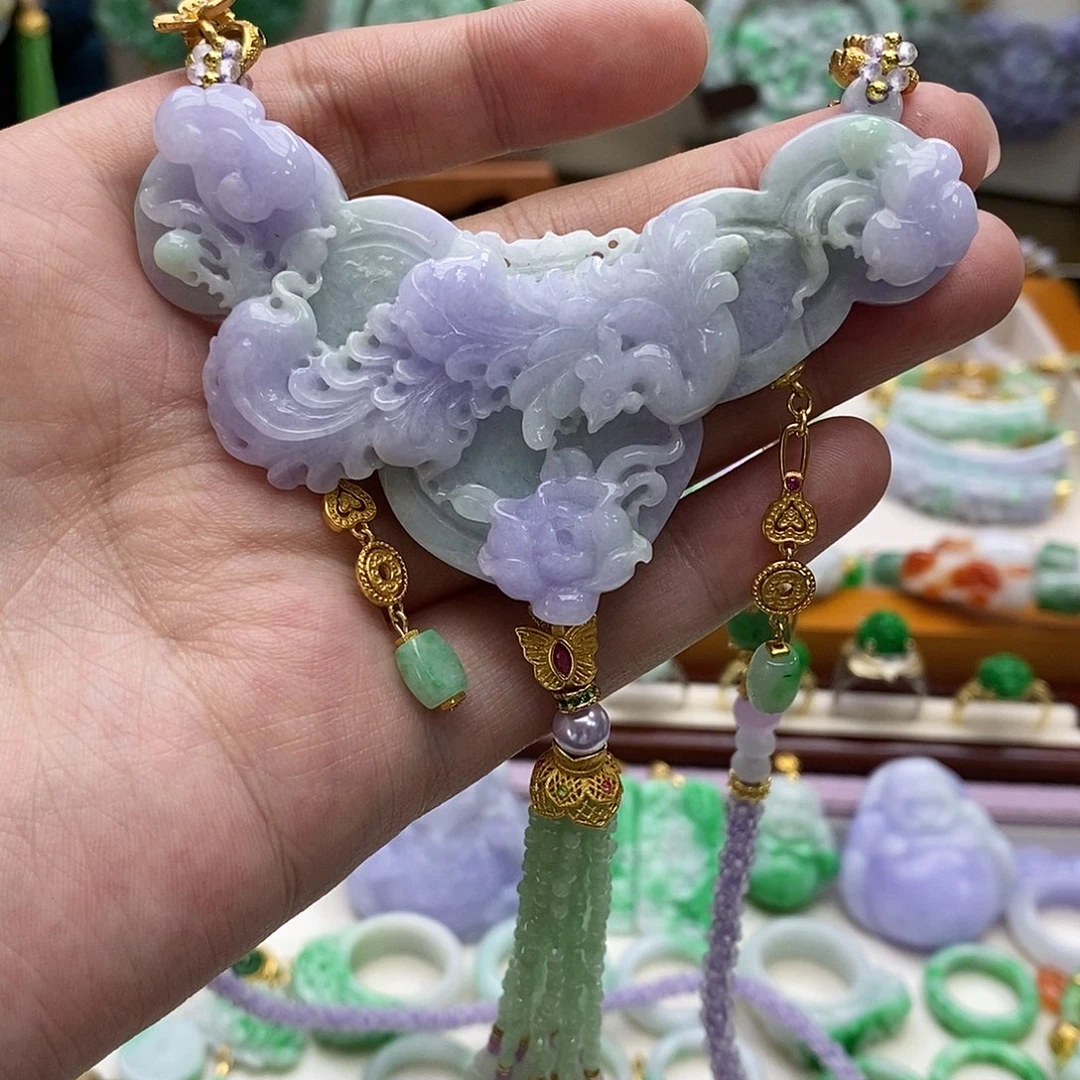 颈饰未镶嵌翡翠吊坠