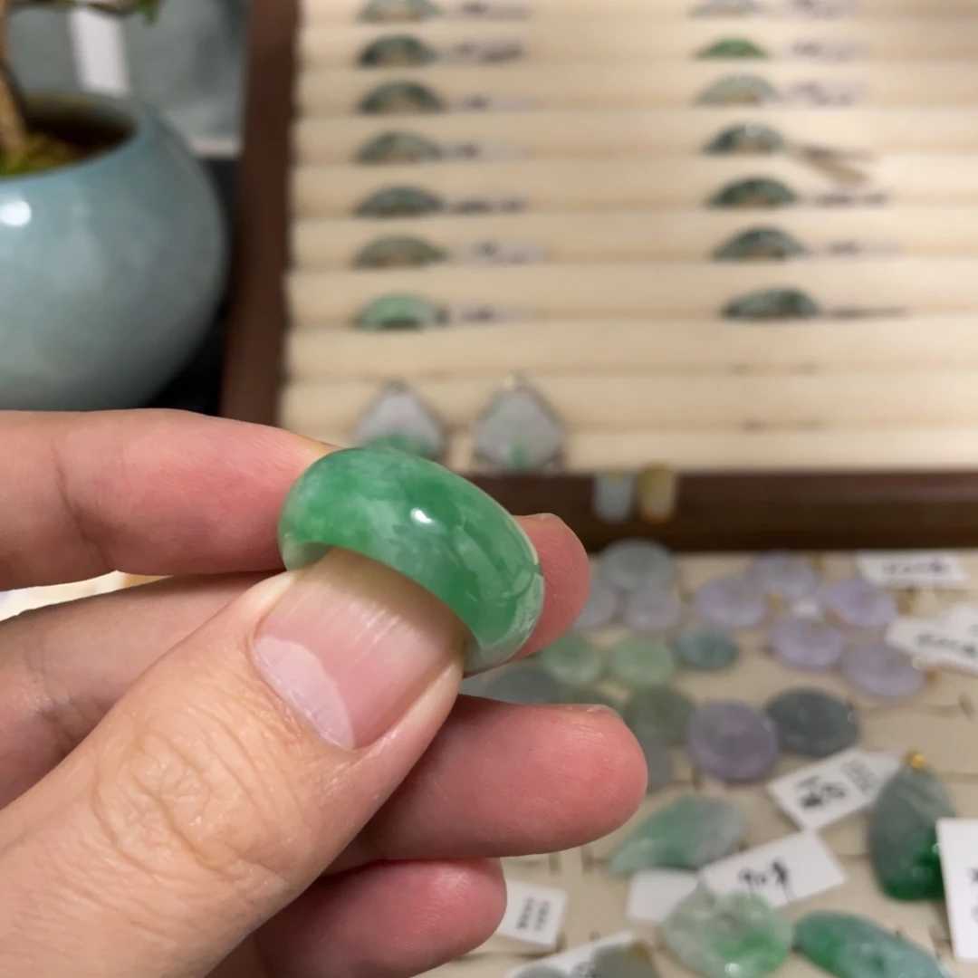 翡翠未镶嵌戒圈a1港圈20