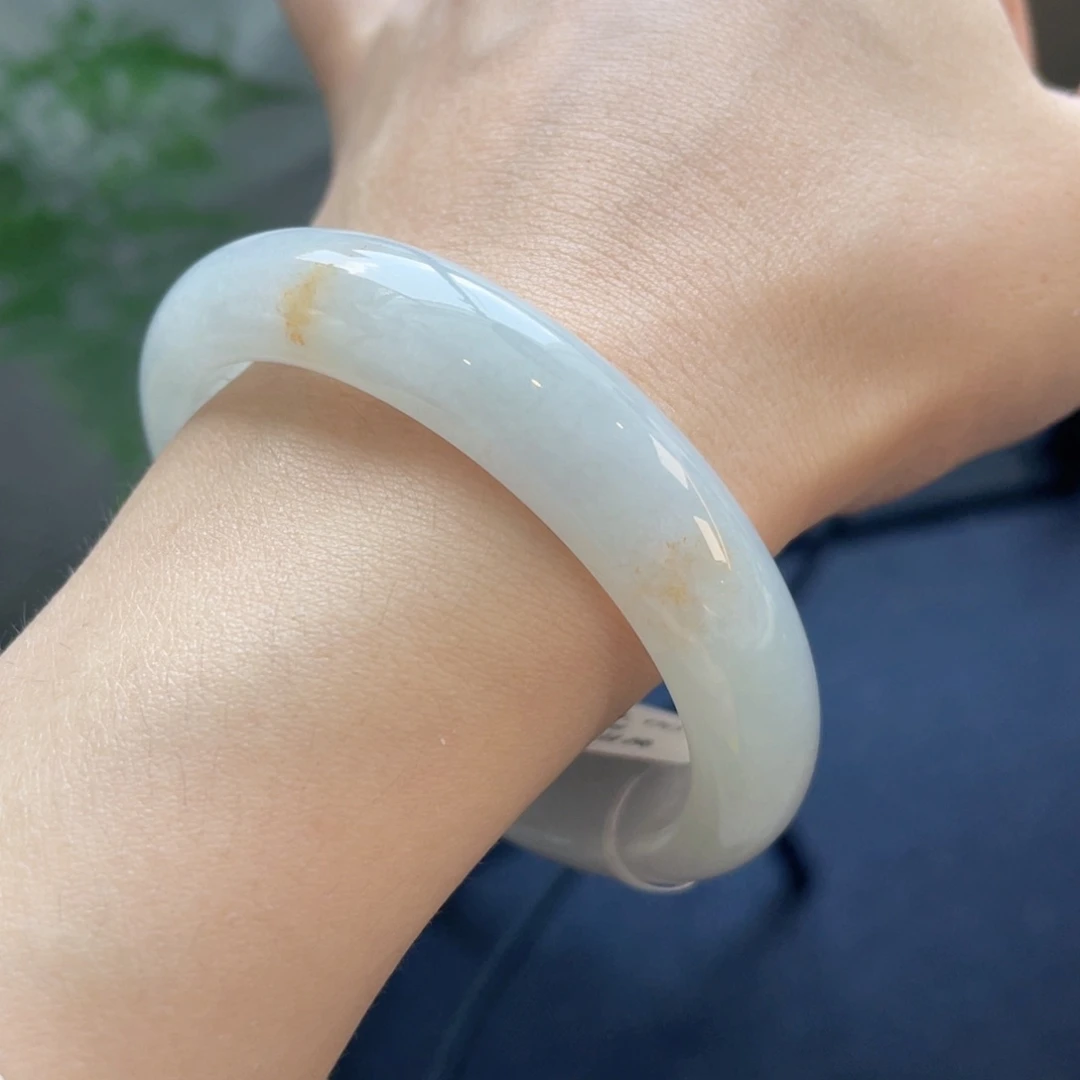 翡翠手镯未镶嵌53.6飘黄翡