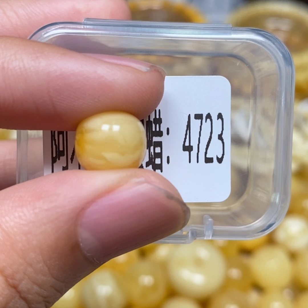蜜蜡未镶嵌珠宝奇石4732