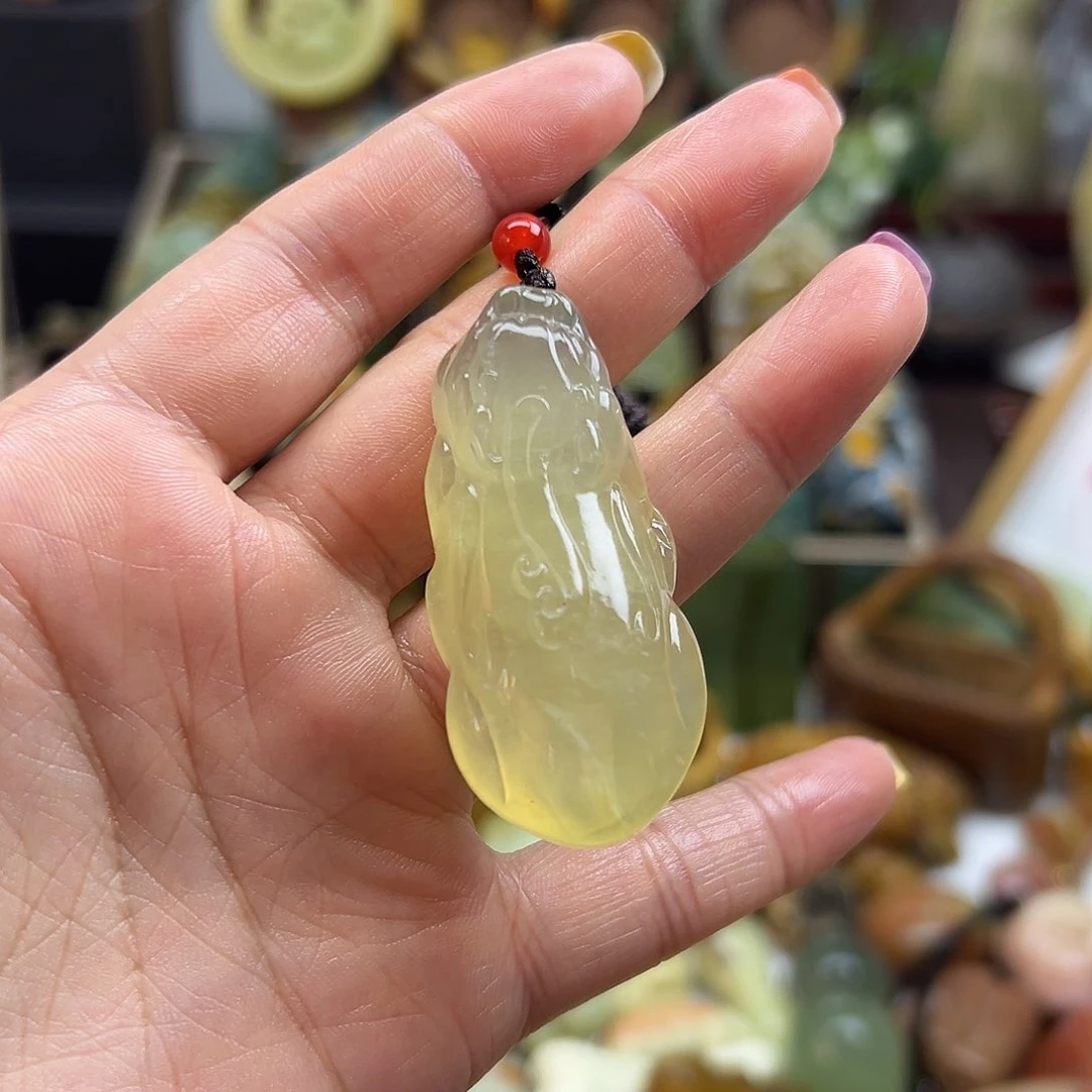 岫玉未镶嵌颈饰岫玉貔貅