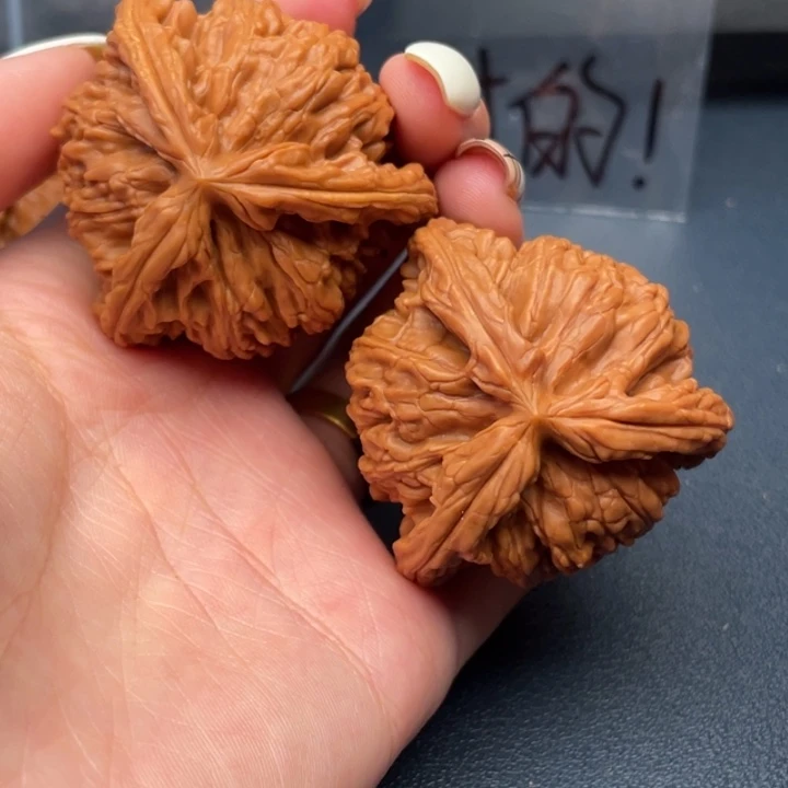 己***羊吊坠文玩核桃白狮子