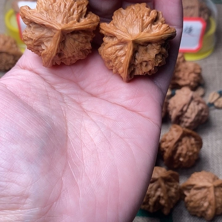 文玩核桃吊坠盘山丁奔