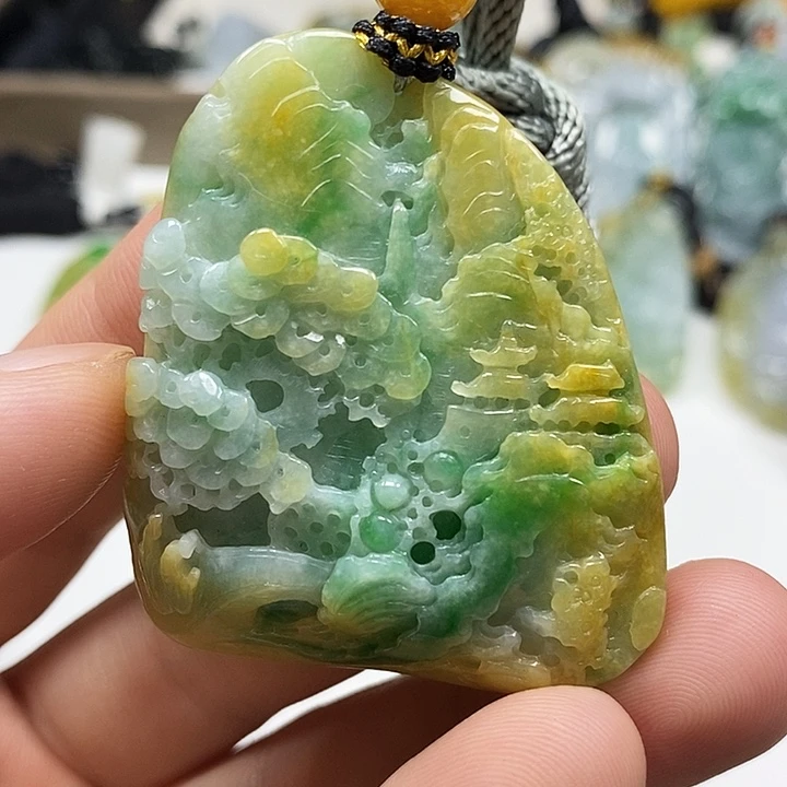 翡翠未镶嵌颈饰翡翠