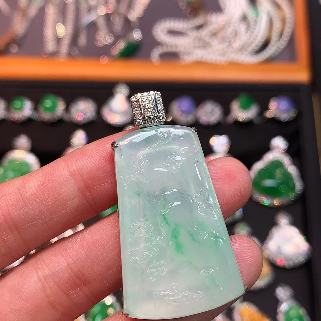 翡翠18K金镶嵌吊坠(赠链)山水牌金丝绿吊坠