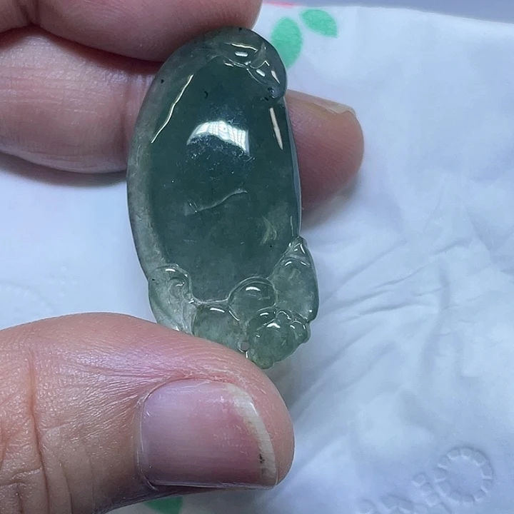 翡翠未镶嵌颈饰福瓜