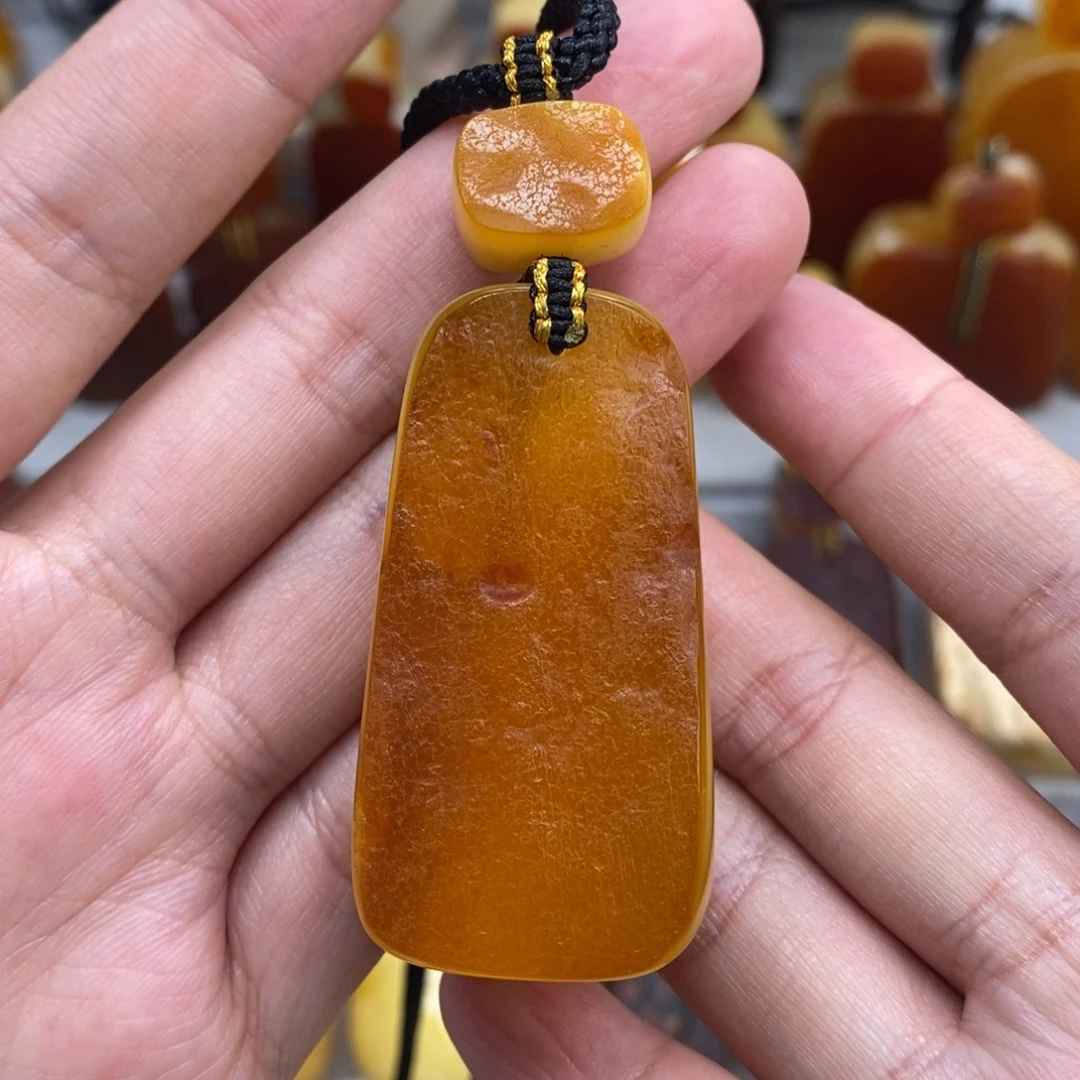 蜜蜡未镶嵌珠宝奇石