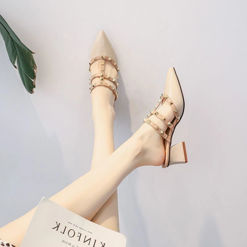 真软皮配裙子女鞋法式尖头小中跟凉鞋女2025夏季新款铆钉粗跟拖鞋