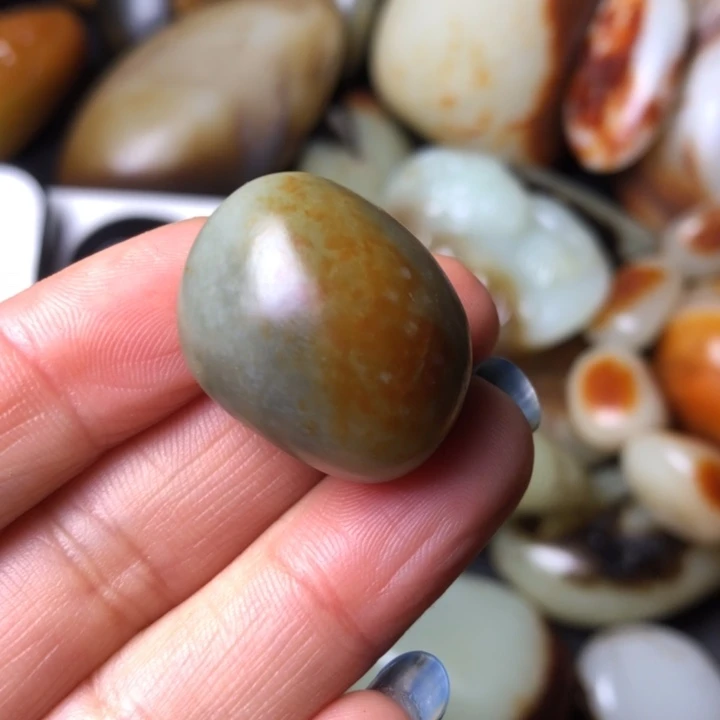 和田玉未镶嵌珠宝奇石