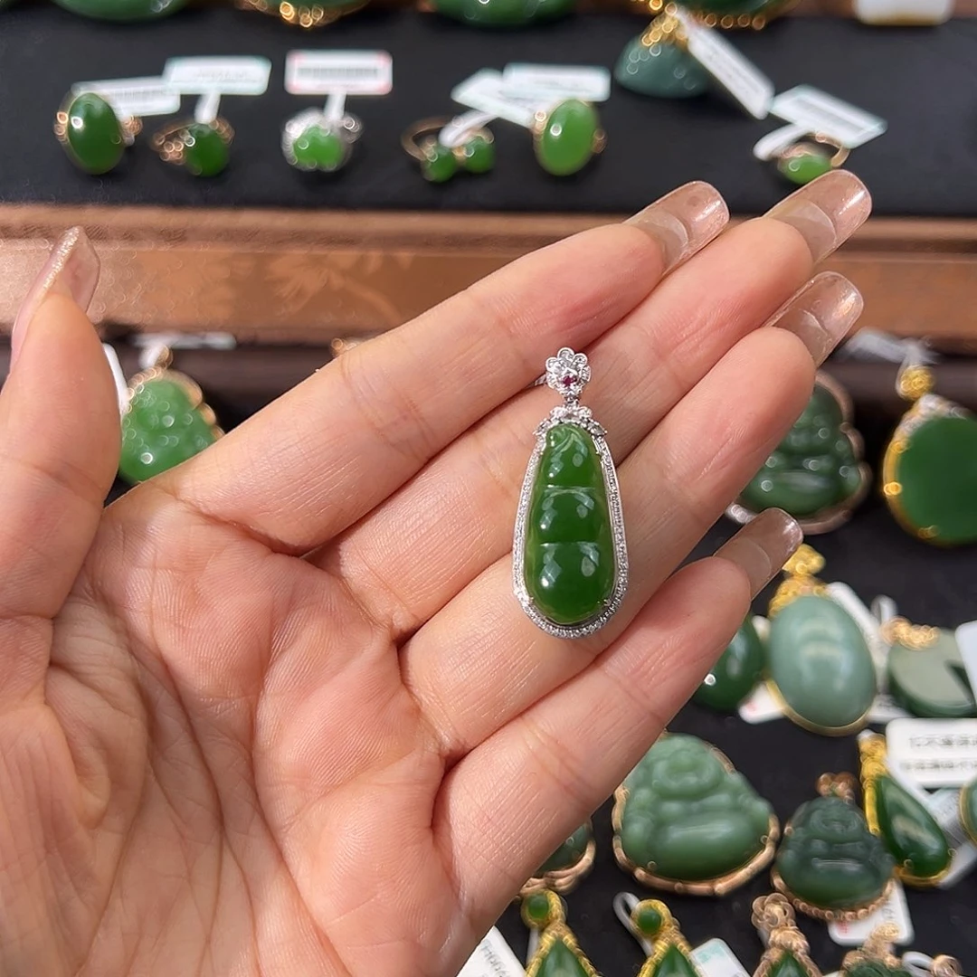 和田玉（碧玉）18K金镶嵌颈饰