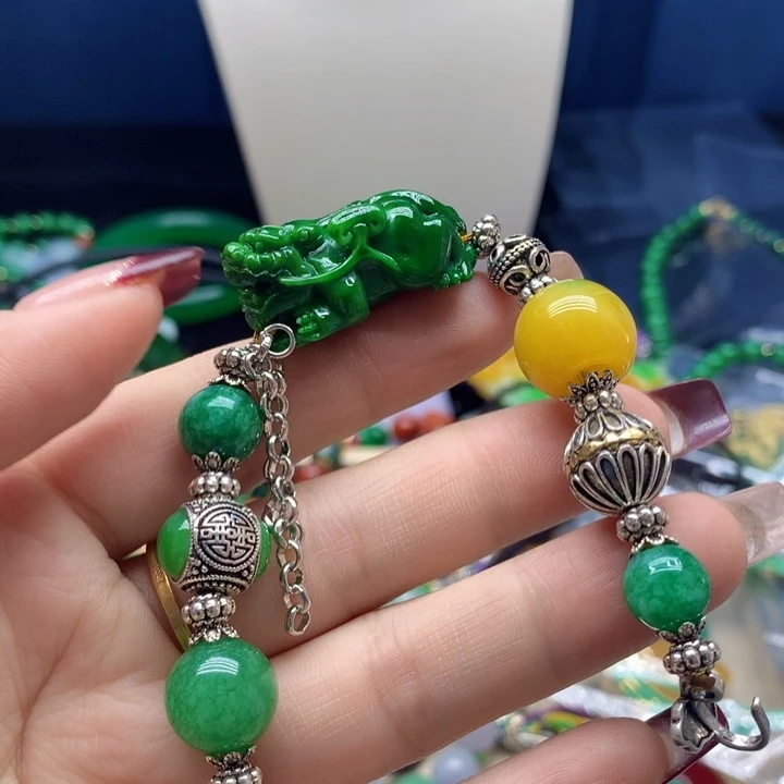 翡翠颈饰未镶嵌吊坠