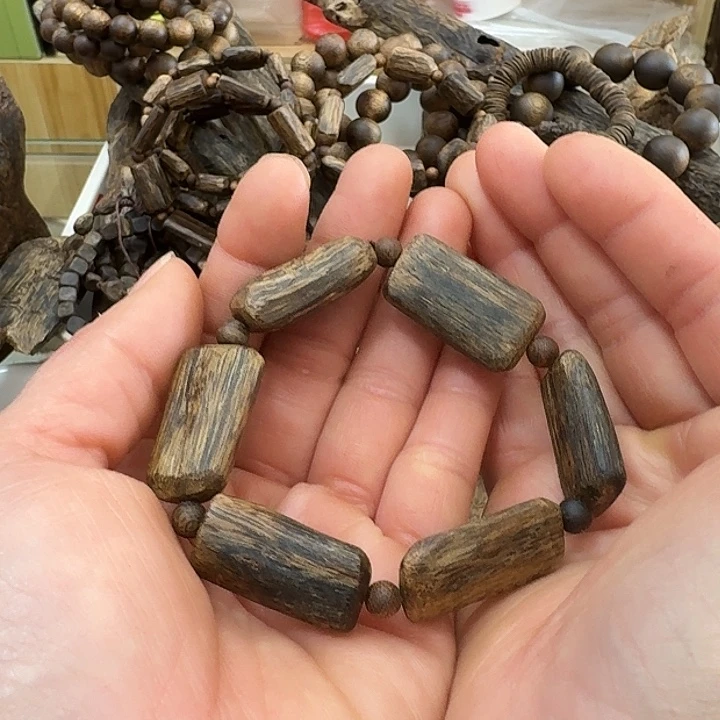 沉香手串.*.树心平安无事牌手串