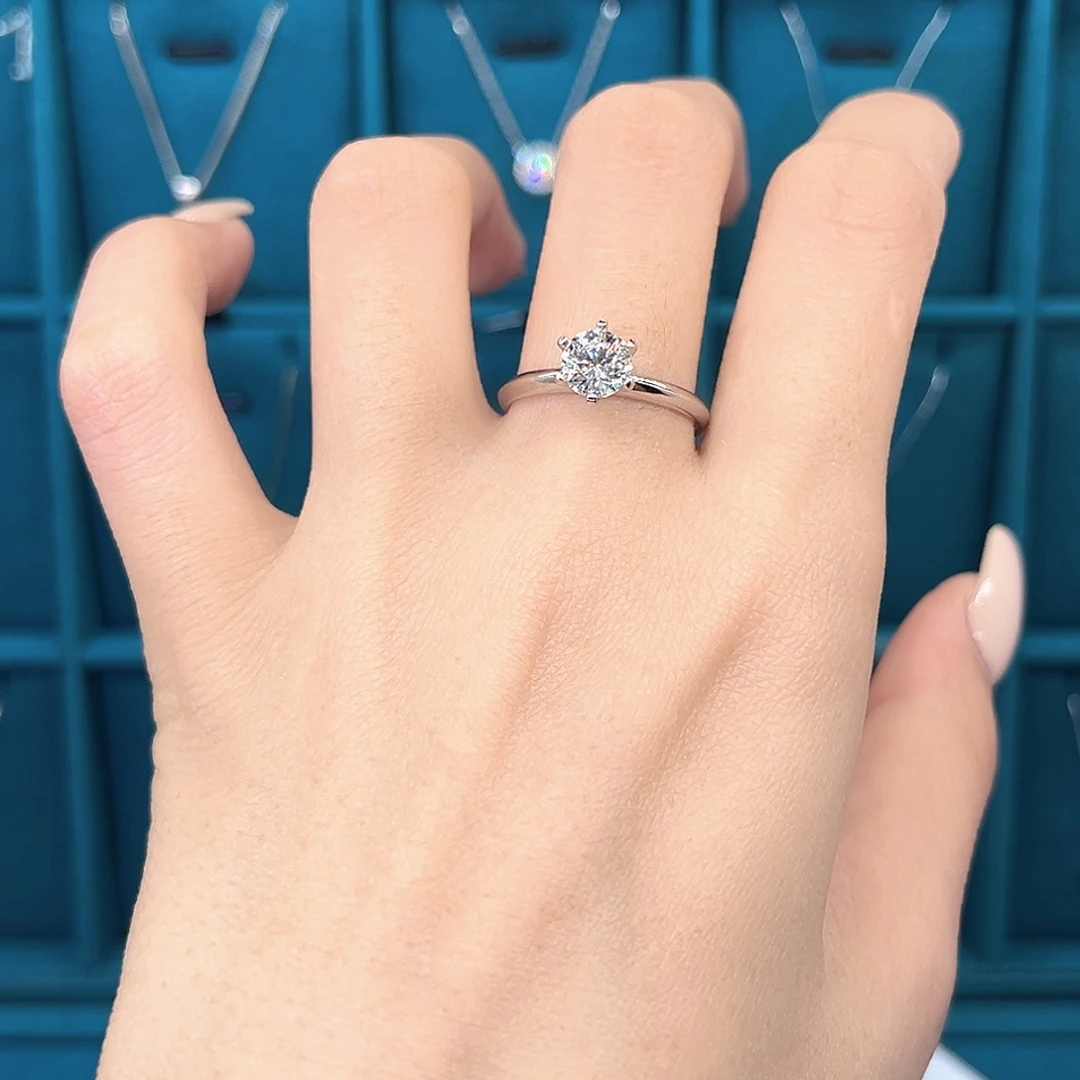 实验室培育钻石铂Pt950镶嵌t家六爪一克拉19