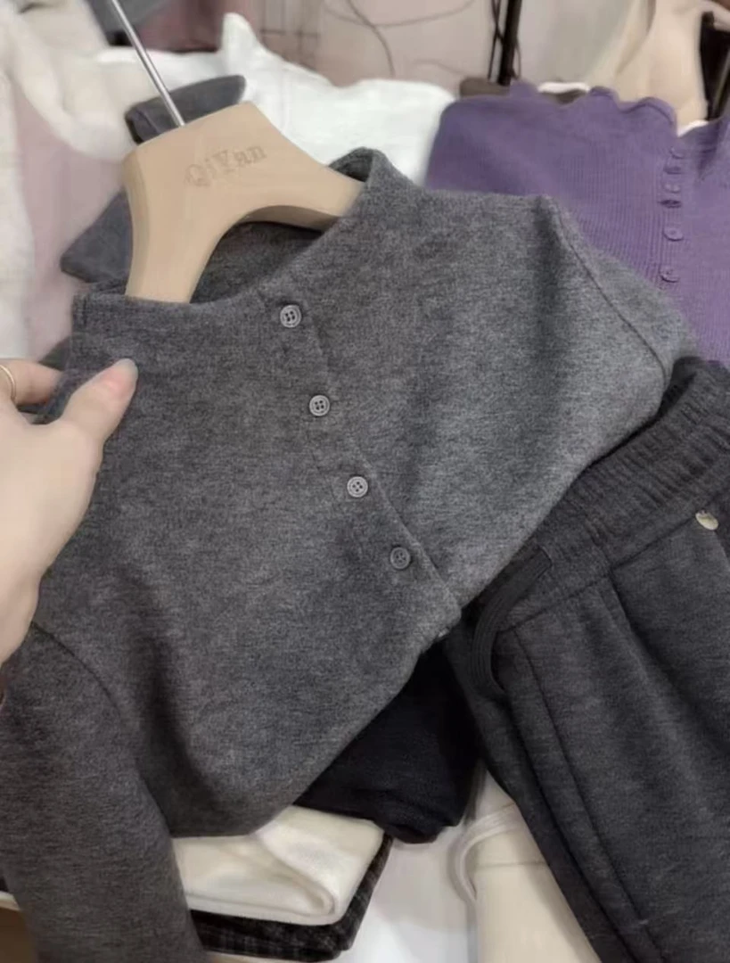 七言家巨好穿   #火爆慕斯绒贝壳灰立领亲肤软糯开衫打底1@