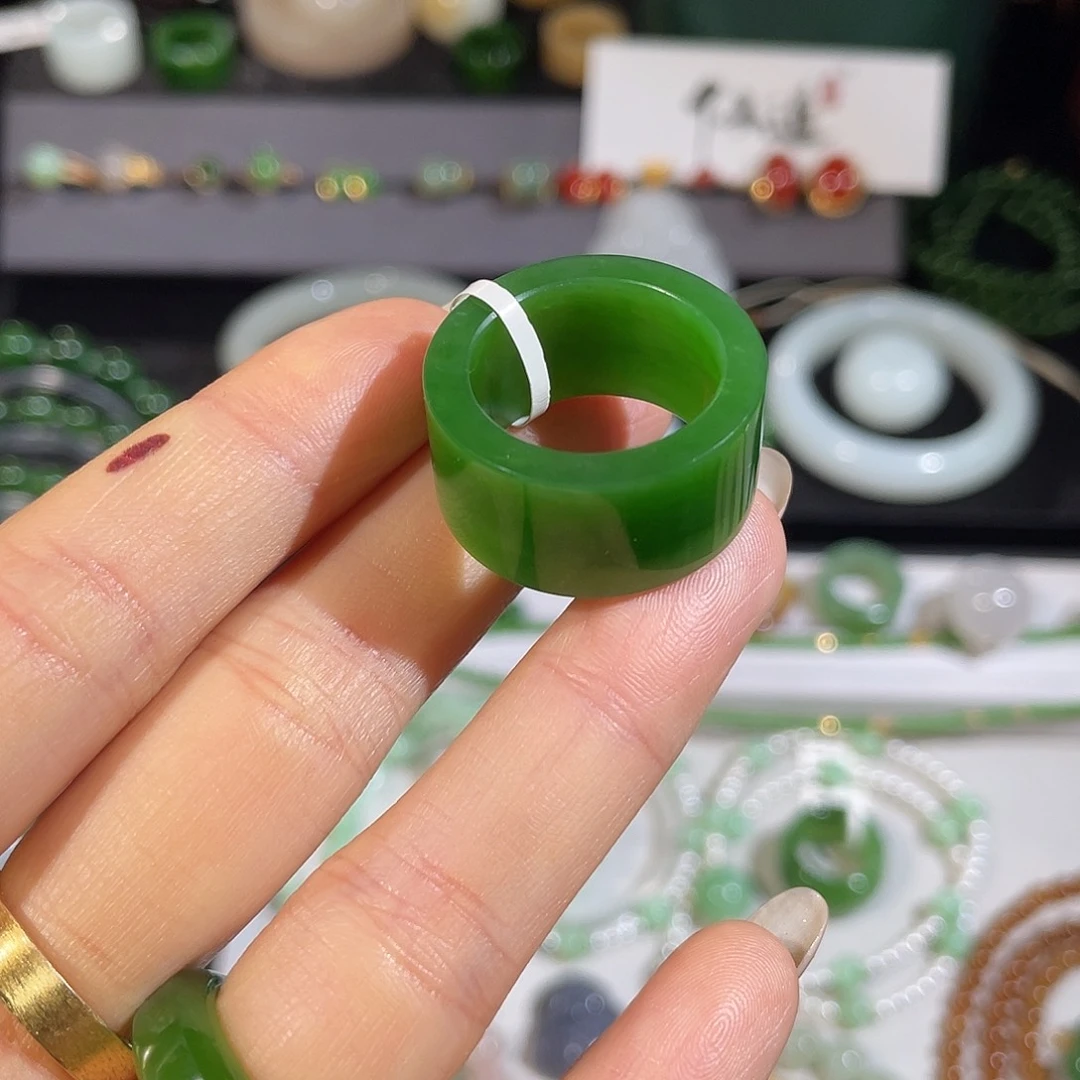 和田玉（碧玉）未镶嵌戒指包容侧晶体棉
