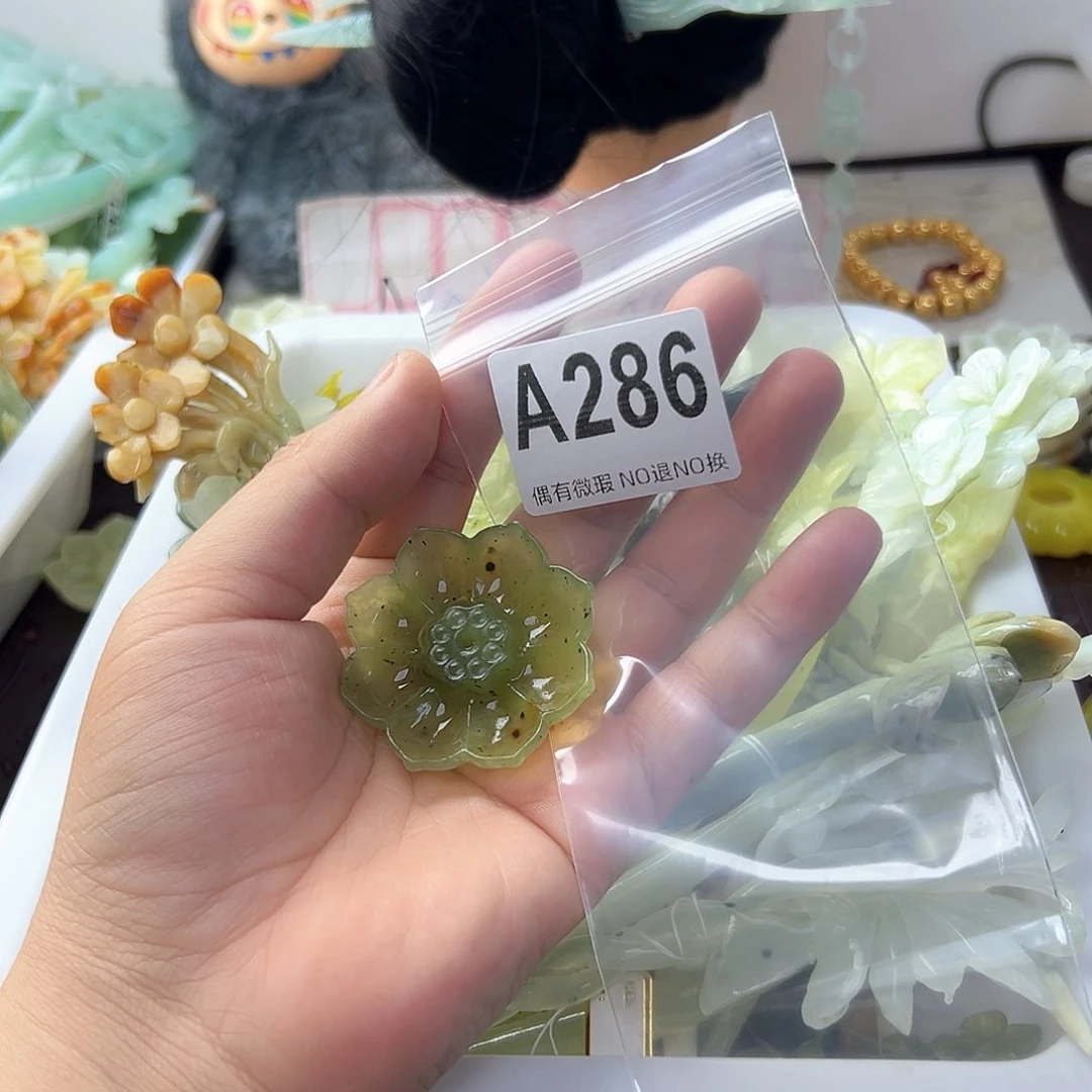 合金蛇纹石玉发饰小**?